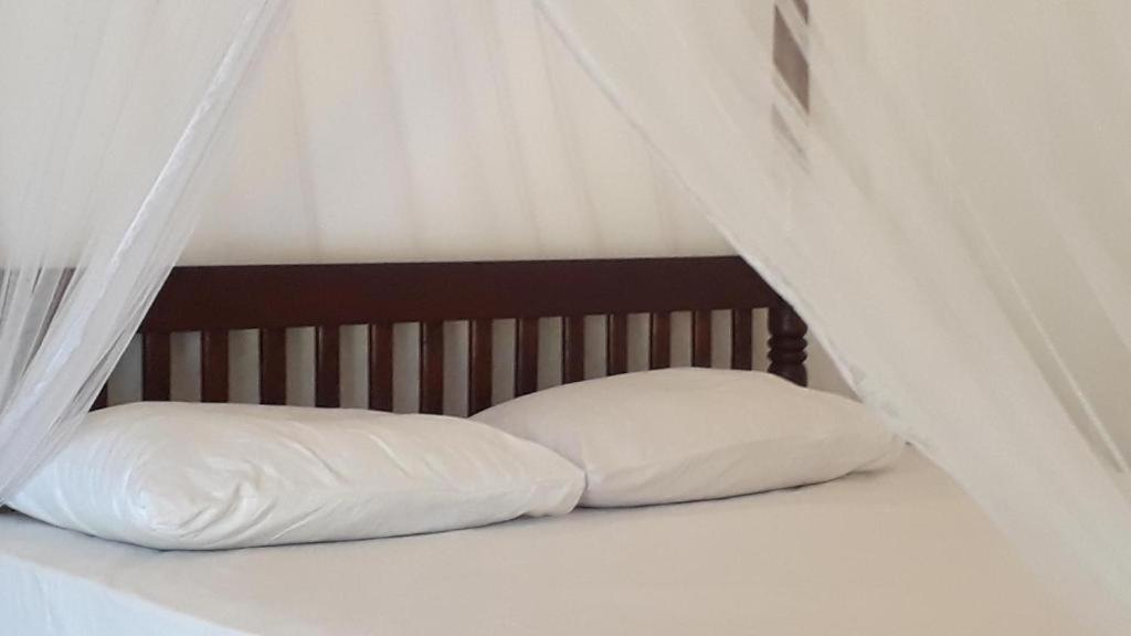Sun And Surf Rest Hotel Ahangama Luaran gambar