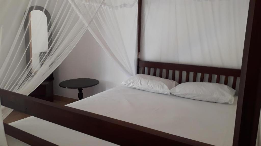 Sun And Surf Rest Hotel Ahangama Luaran gambar