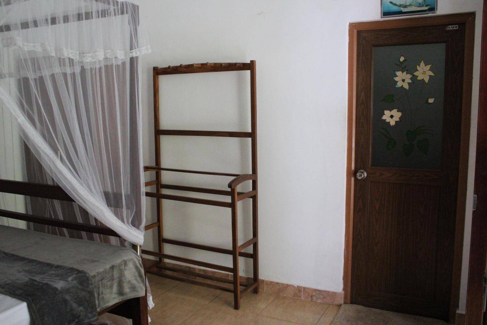Sun And Surf Rest Hotel Ahangama Luaran gambar