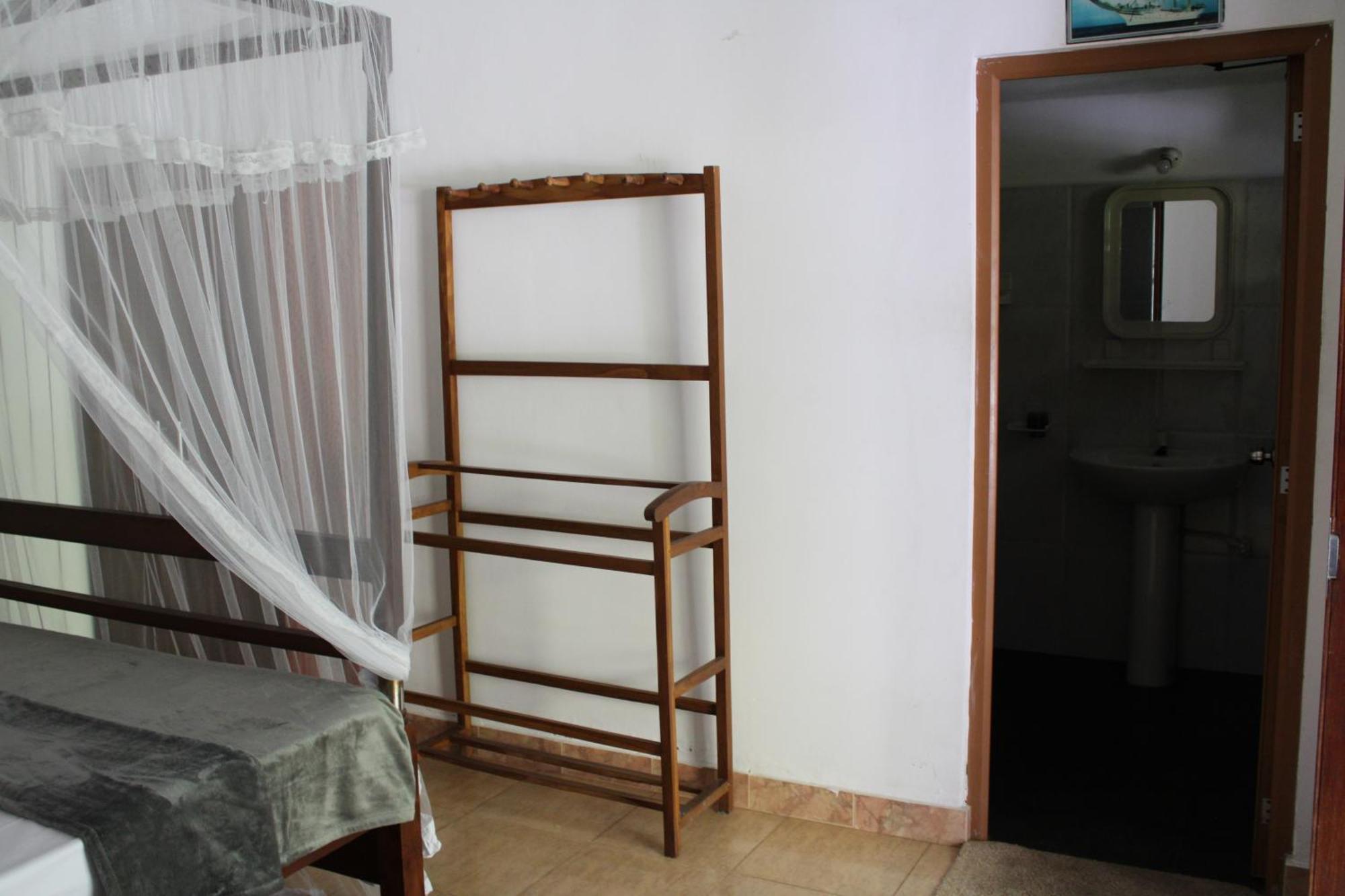 Sun And Surf Rest Hotel Ahangama Luaran gambar