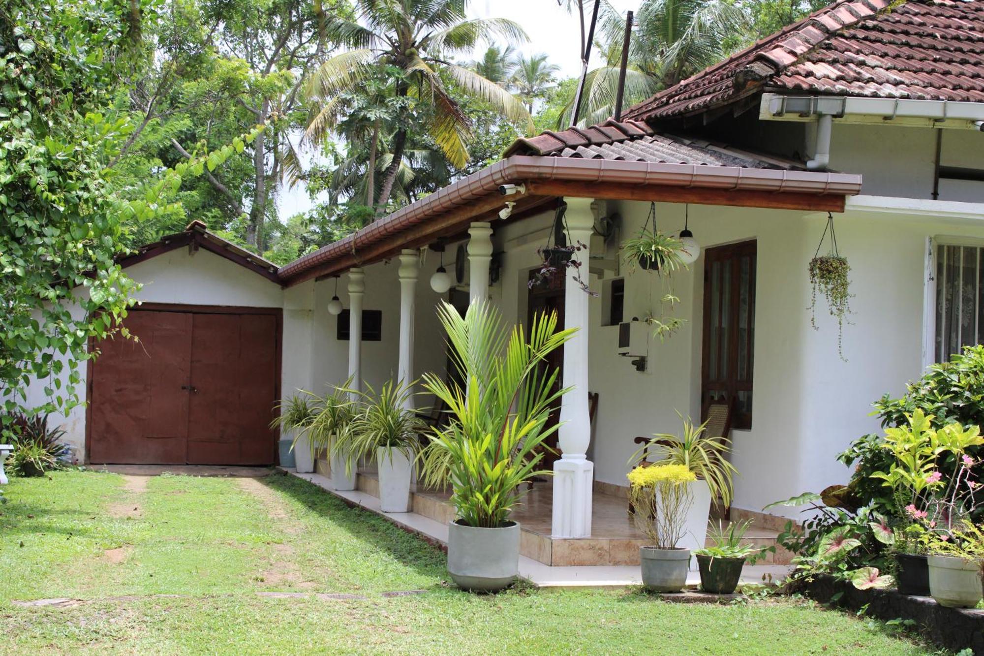 Sun And Surf Rest Hotel Ahangama Luaran gambar