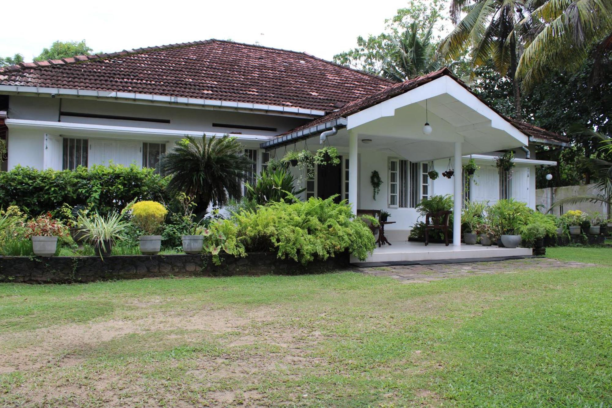 Sun And Surf Rest Hotel Ahangama Luaran gambar