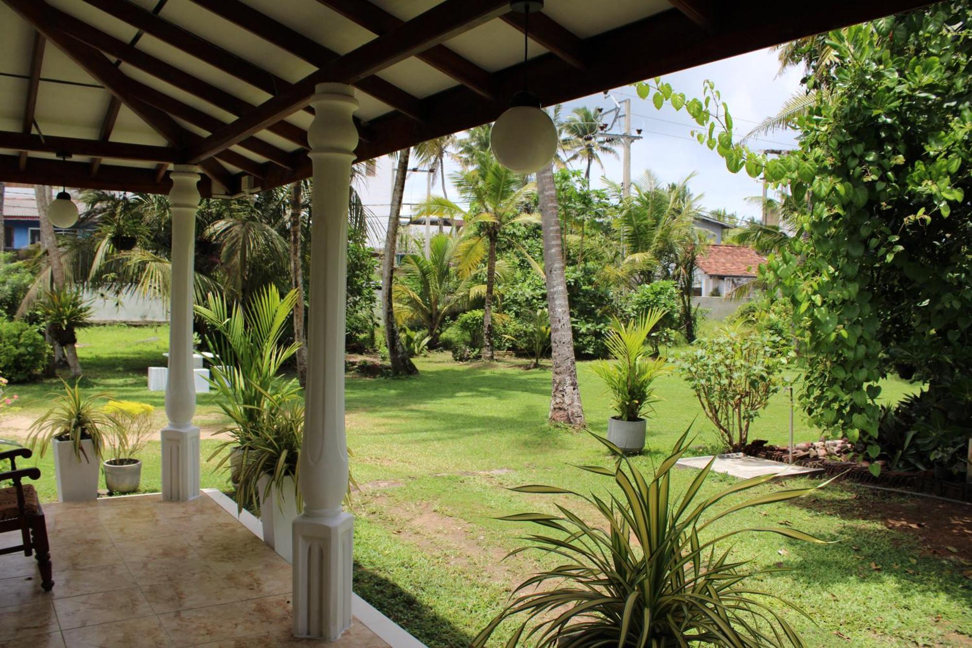 Sun And Surf Rest Hotel Ahangama Luaran gambar