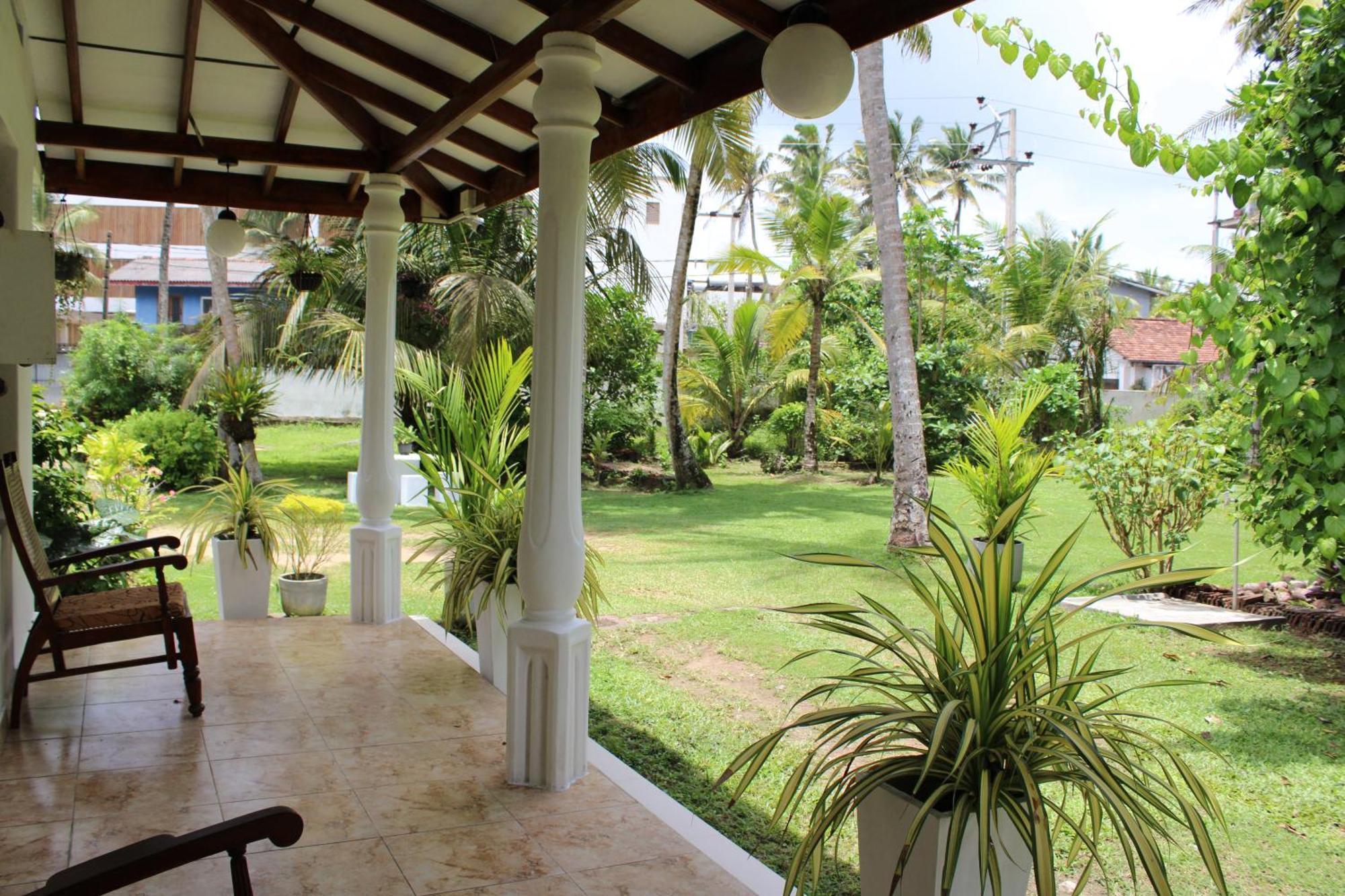 Sun And Surf Rest Hotel Ahangama Luaran gambar