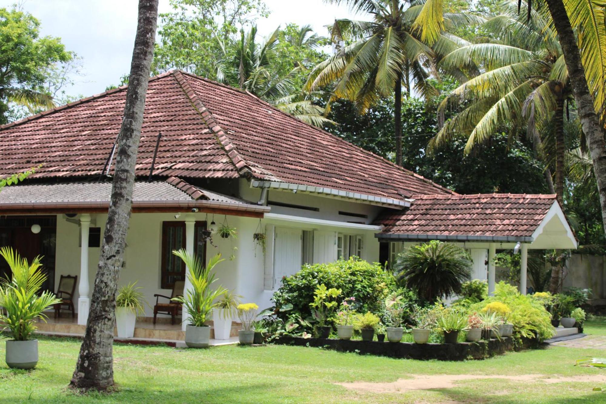 Sun And Surf Rest Hotel Ahangama Luaran gambar