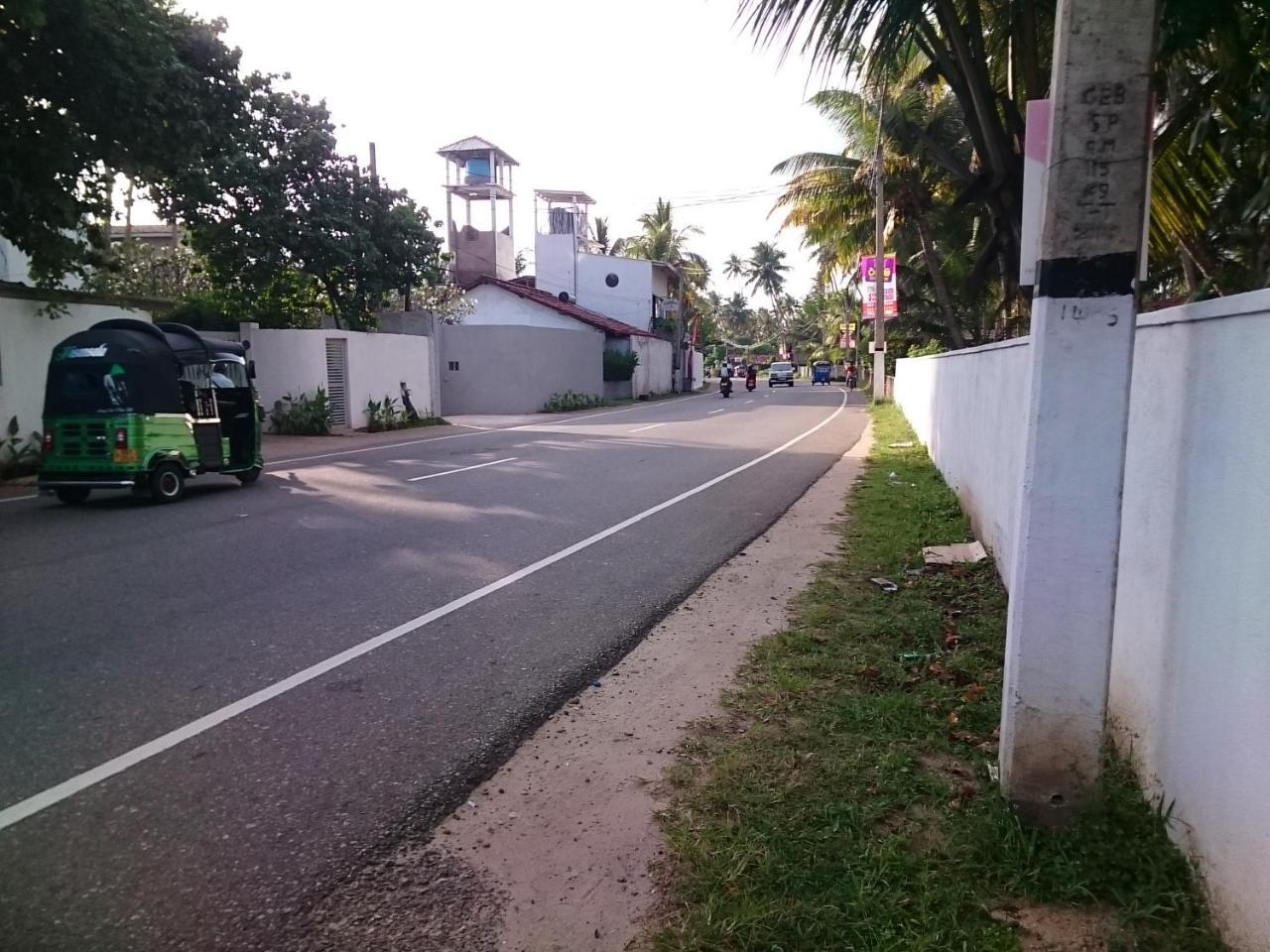 Sun And Surf Rest Hotel Ahangama Luaran gambar