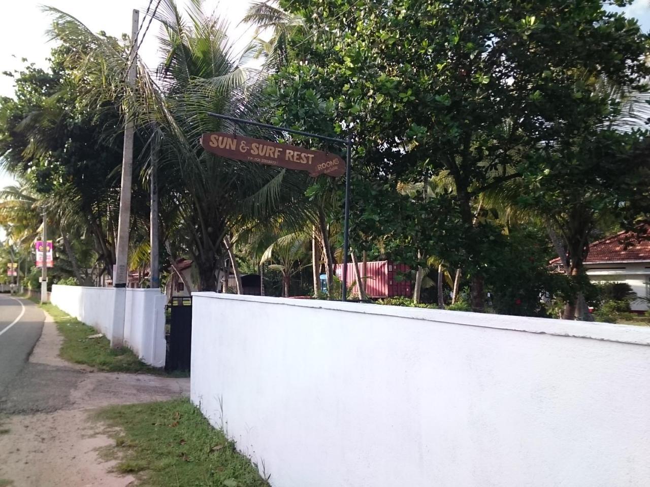 Sun And Surf Rest Hotel Ahangama Luaran gambar