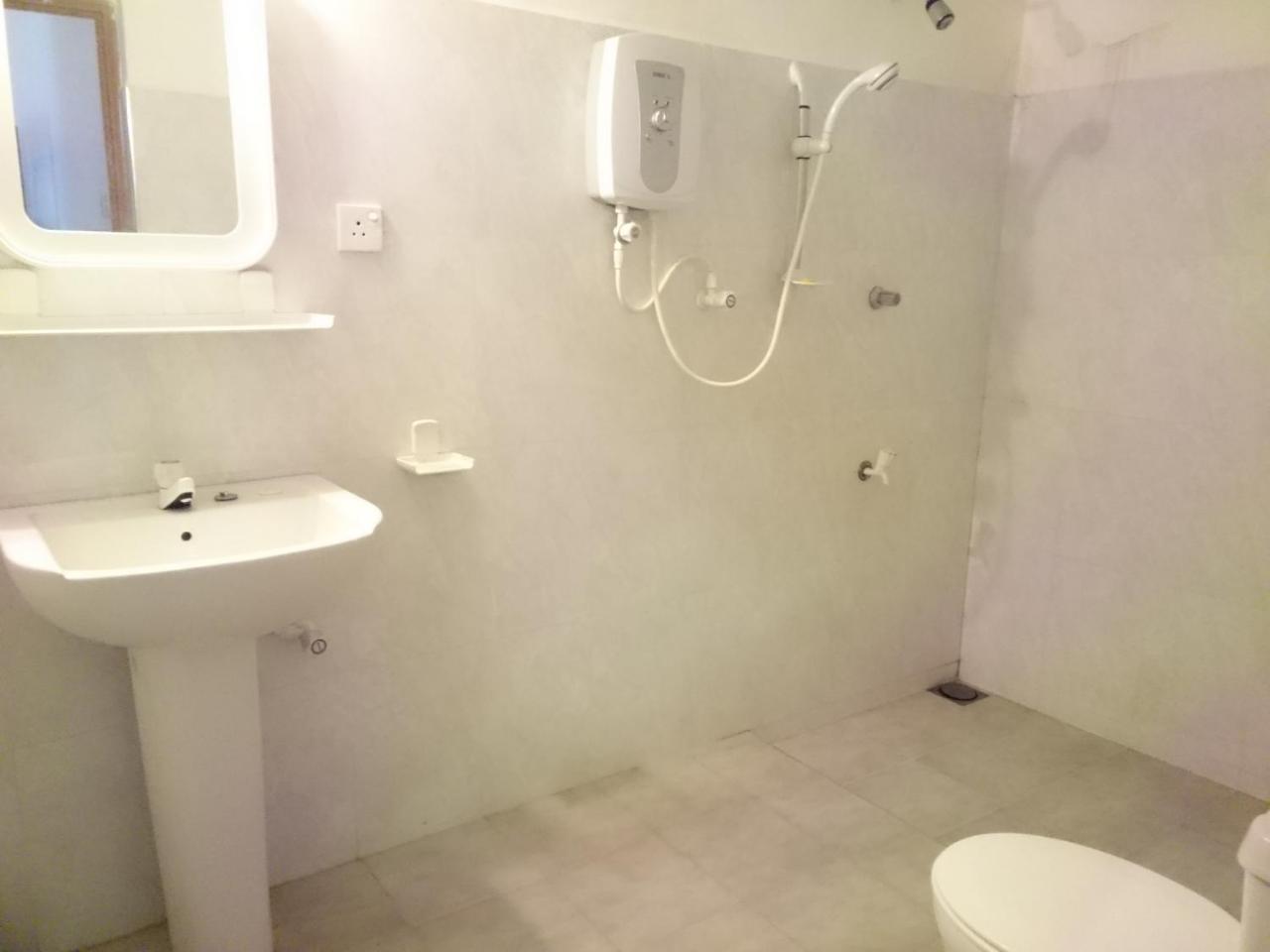 Sun And Surf Rest Hotel Ahangama Luaran gambar