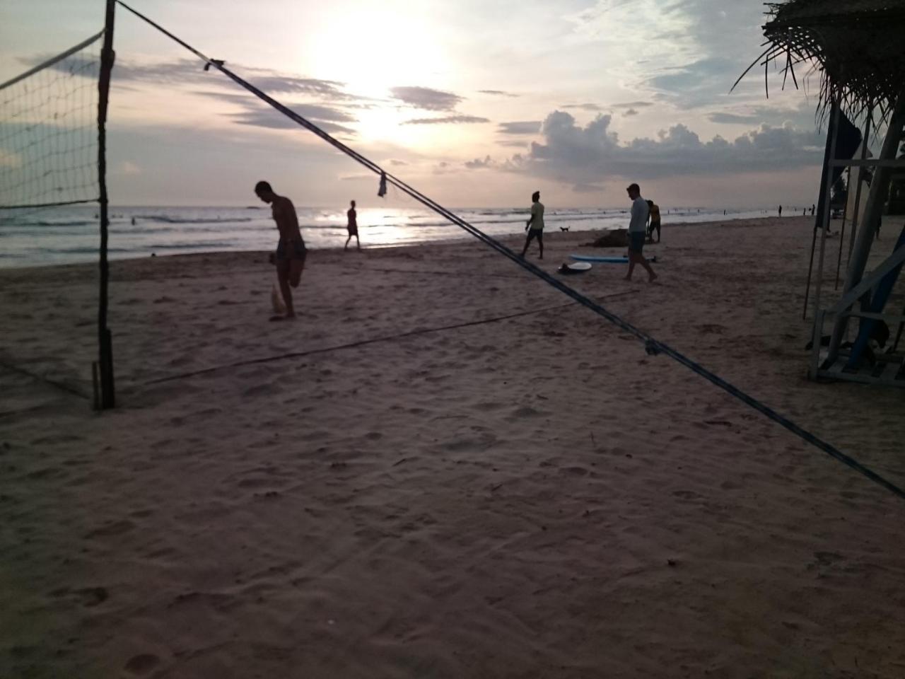 Sun And Surf Rest Hotel Ahangama Luaran gambar