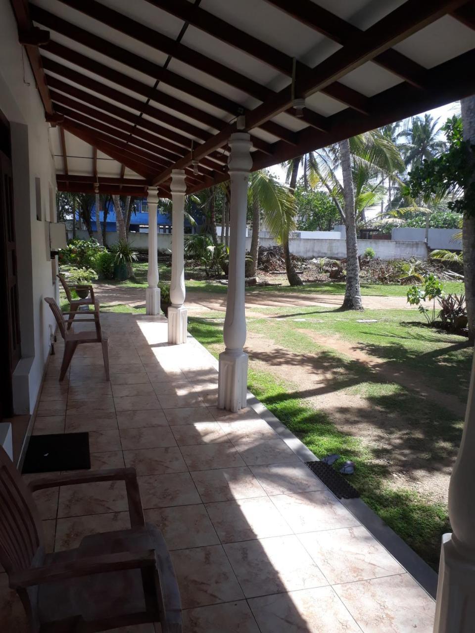 Sun And Surf Rest Hotel Ahangama Luaran gambar