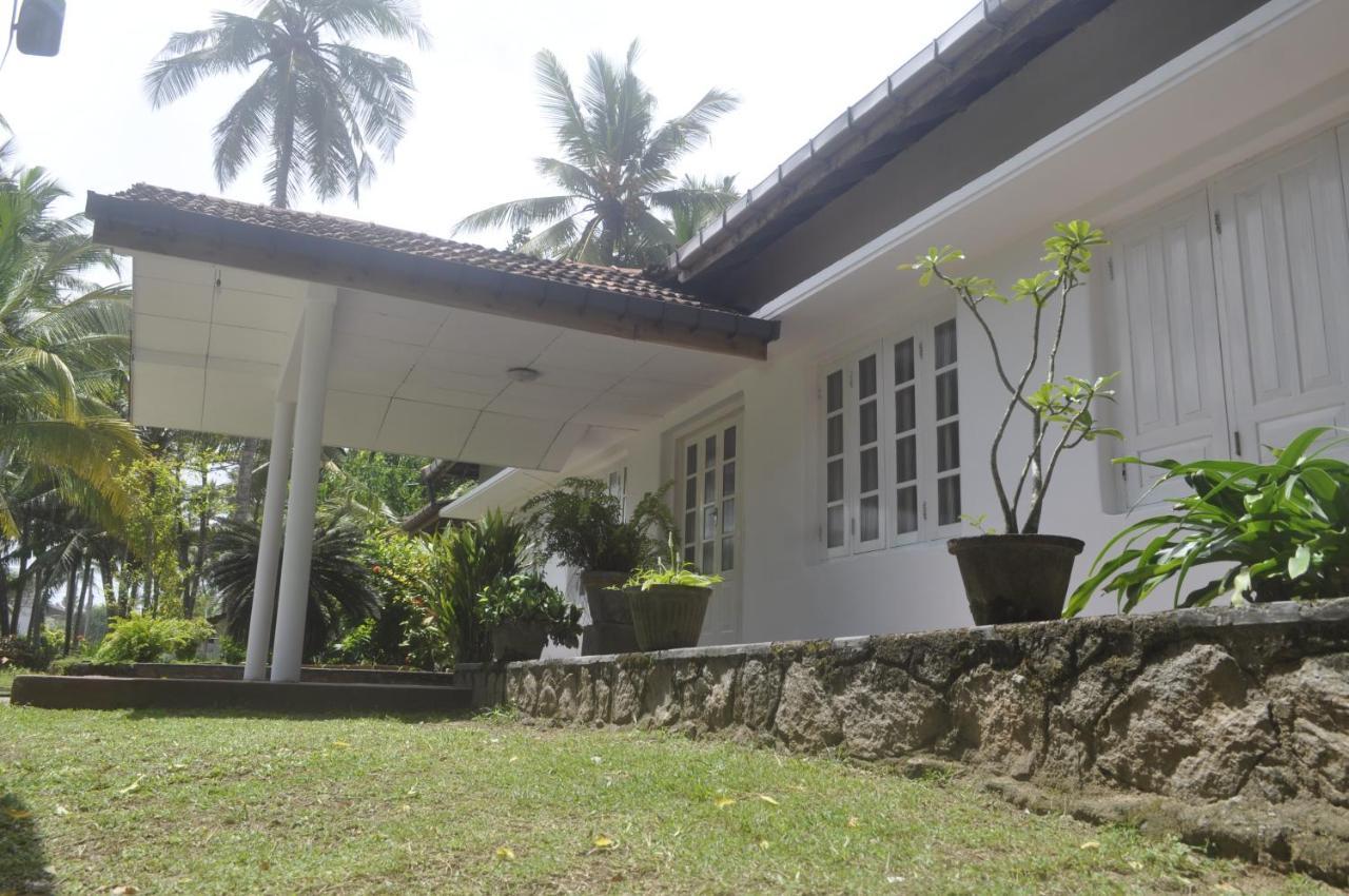 Sun And Surf Rest Hotel Ahangama Luaran gambar