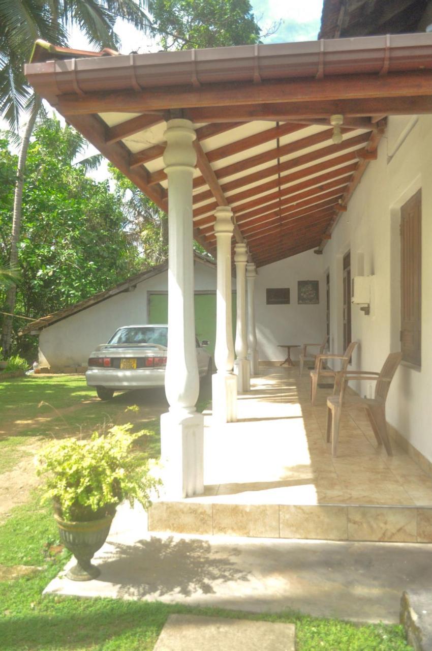 Sun And Surf Rest Hotel Ahangama Luaran gambar