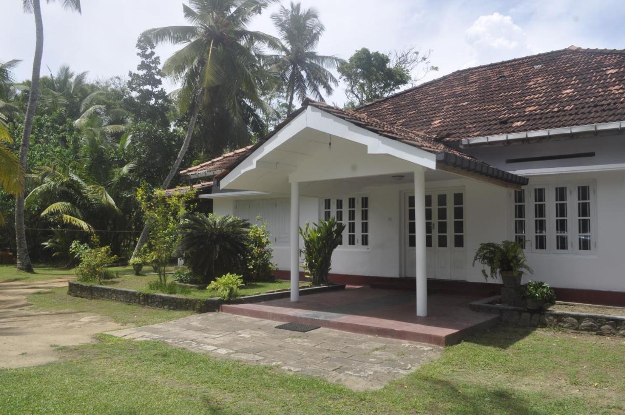 Sun And Surf Rest Hotel Ahangama Luaran gambar