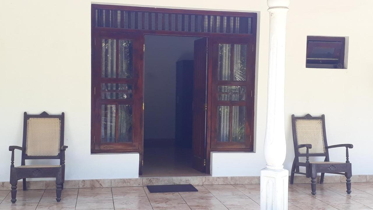 Sun And Surf Rest Hotel Ahangama Luaran gambar